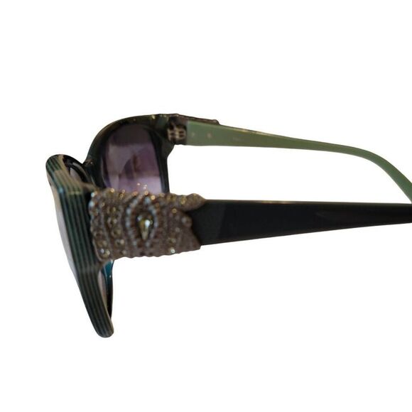 Vera Wang Galdora Black Sunglasses - Picture 9 of 16